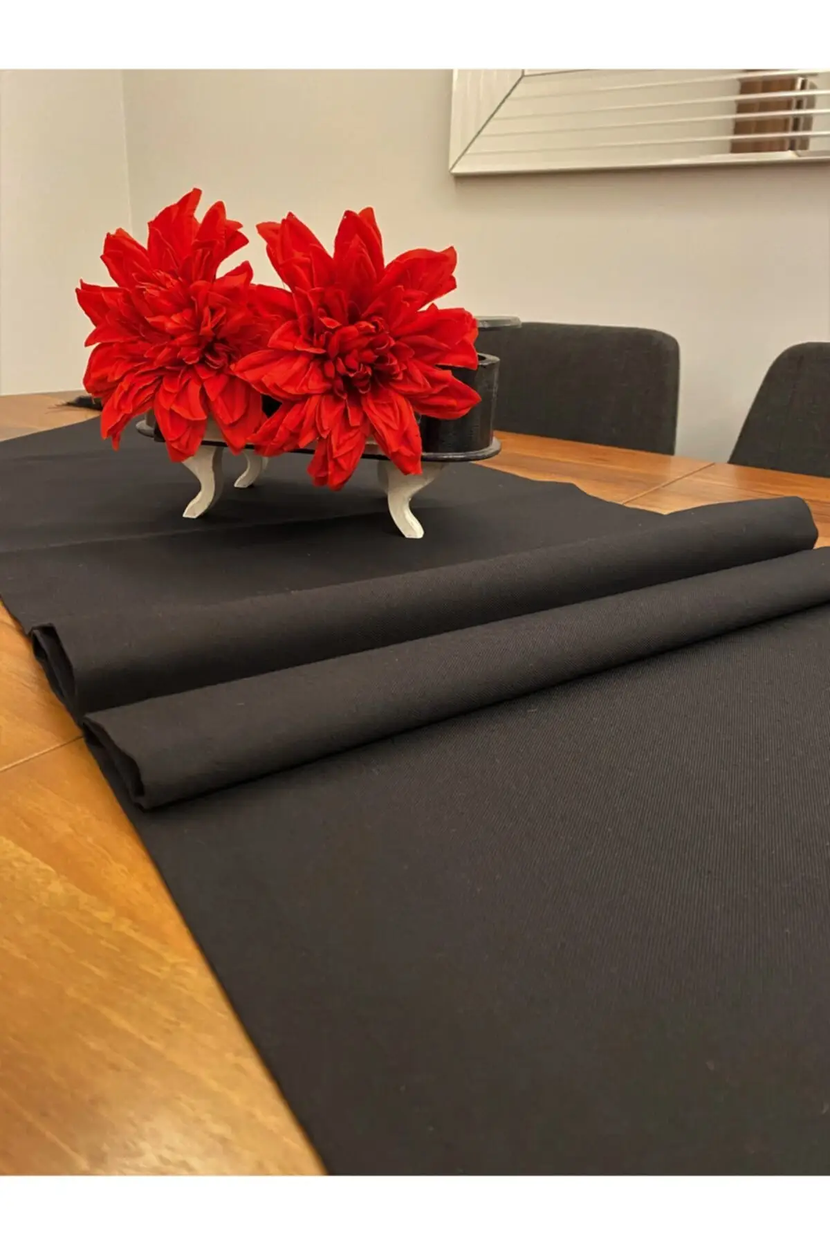 รูปแบบสามเหลี่ยมพู่สีดำ45ซม.X 140ซม.ตกแต่ง