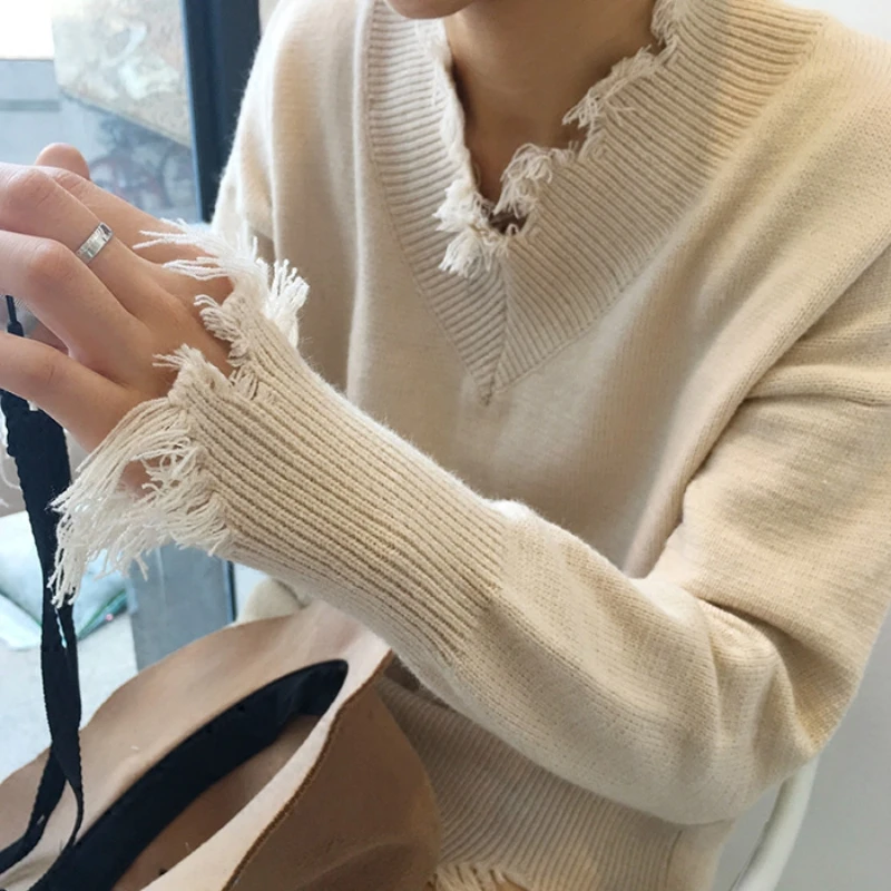 

Autumn Women Sweaters One Size Ripped V Neck Loose Sweater Ladies Autumn Winter Bottom Black Tassel Pullovers Sweaters