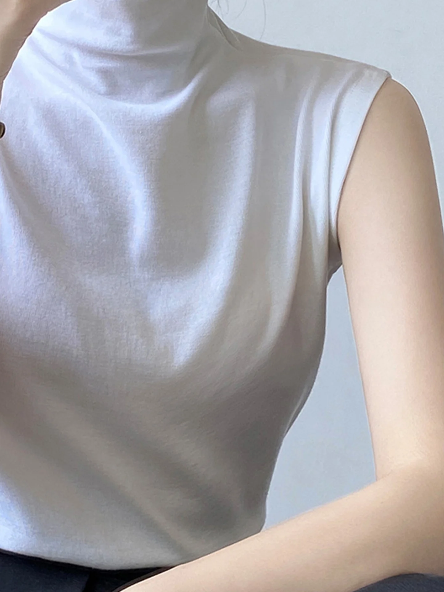 Elegant Color Half High Collar Sleeveless T-Shirt Women's Slim Fit Summer Office Versatile Outerwear Base Shirt Top