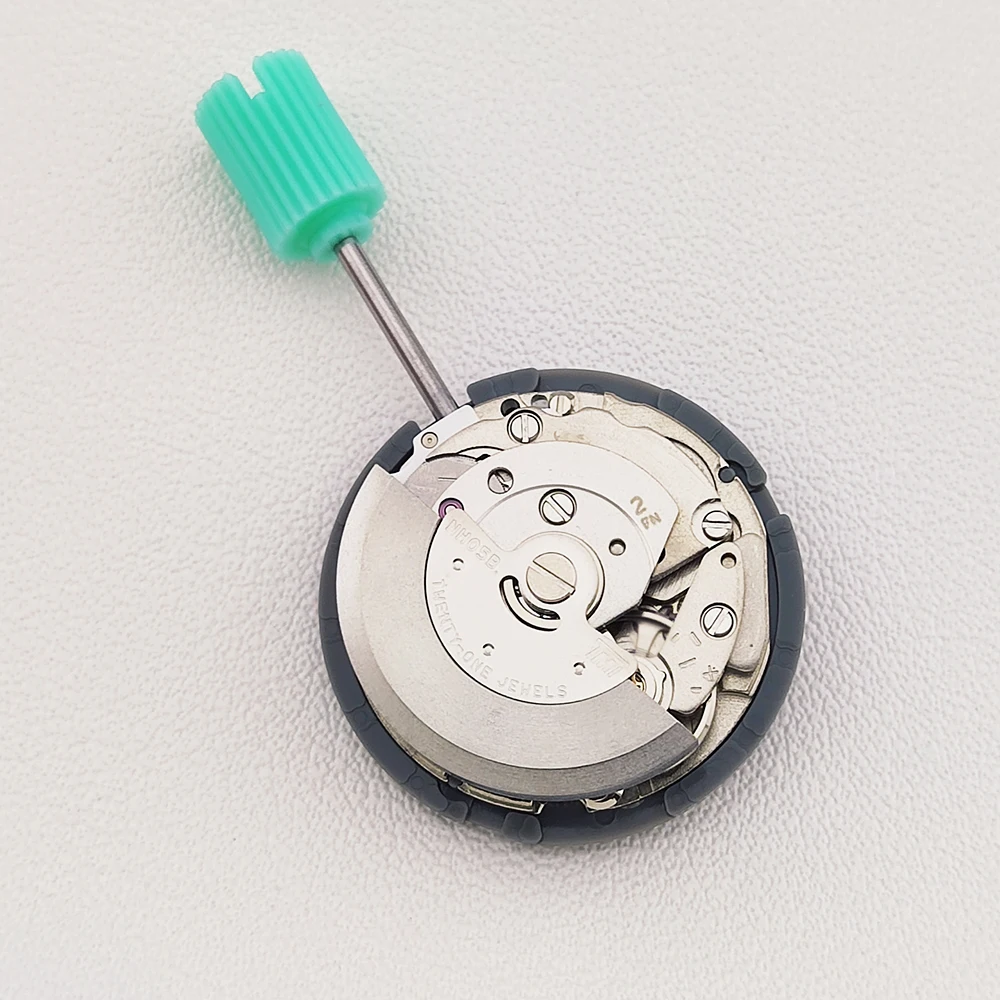 Movimento nh05 Movimento dell'orologio alle 3 Movimento meccanico originale giapponese NH05 Accessori per orologi con calendario singolo