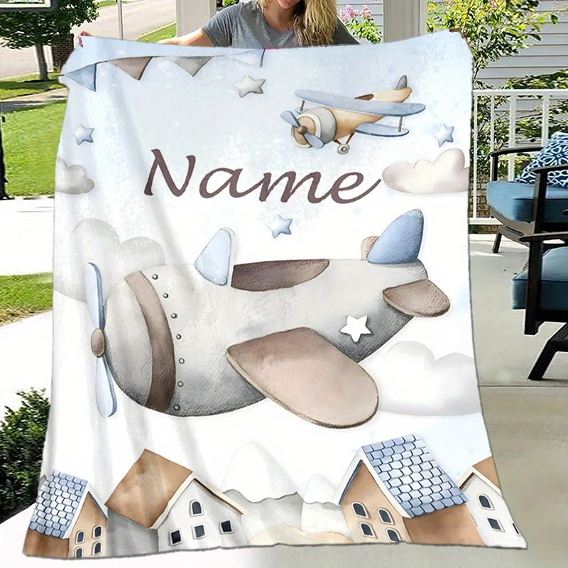 

Мягкое и складное одеяло с персонализированным именем в виде самолета, идеально подходящее для использования на диванах и кроватей. Можно мыть машину