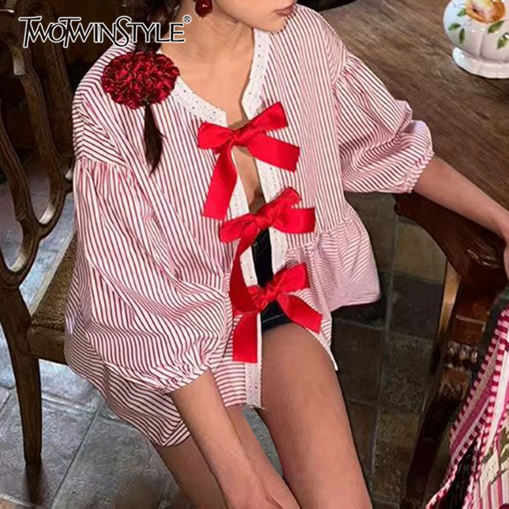

TWOTWINSTYLE Hit Color Loose Spliced Lace Up Blouses for Women O Neck Long Sleeve Minimalist Blouses Female New
