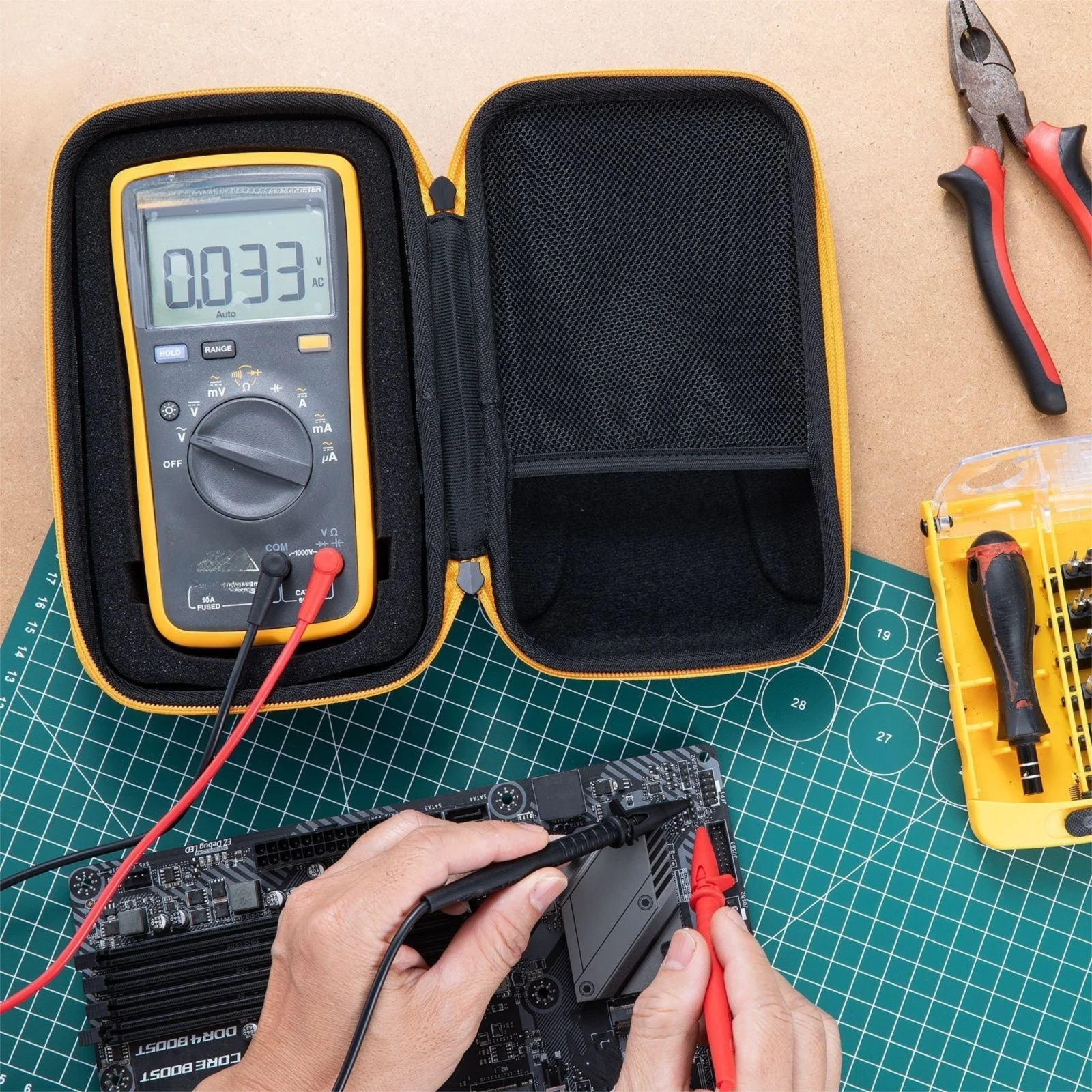 Hard EVA Protective Bag for 117C 179C For Multimeter Featuring Dual Compartments and Rugged Waterproof Exterior