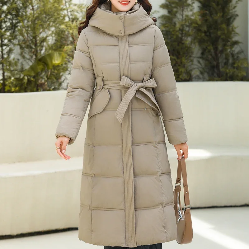 Eleganti cappotti lunghi caldi per le donne parka con cintura 2024 moda cappotto spesso allentato giacche da donna con cappuccio di alta qualità