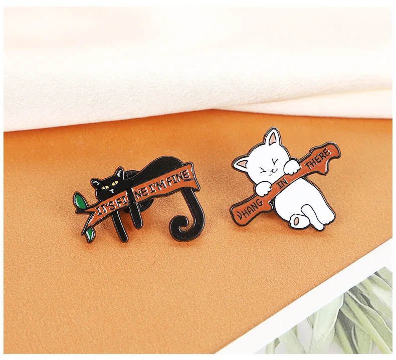 persistence-black-cat-it's-fine-i'm-fine-Эмалированная-Брошь-Белый-Кот-Ветка-Джан-в-Там-Значок-на-лацкане-Булавка-Мультфильм-Детский-Друг-Подарок