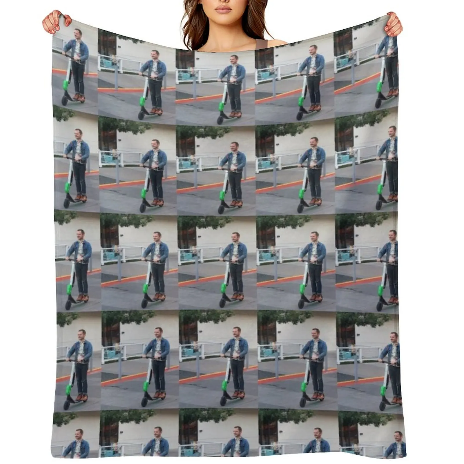 elijah wood on scooter Throw Blanket Soft Beds Luxury Thicken Fashion Sofas Thermal Blankets