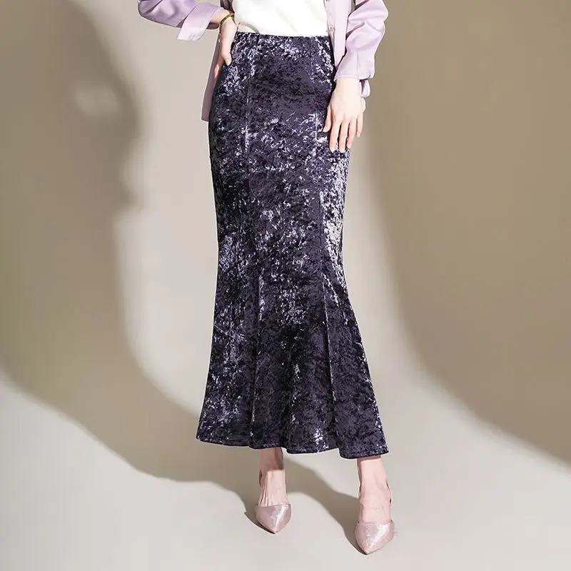 New 2025 Retro Spring Fish Tail Midi Skirt Embossed Velvet Fashion High Waist Slim Fit Bodycon Skirt