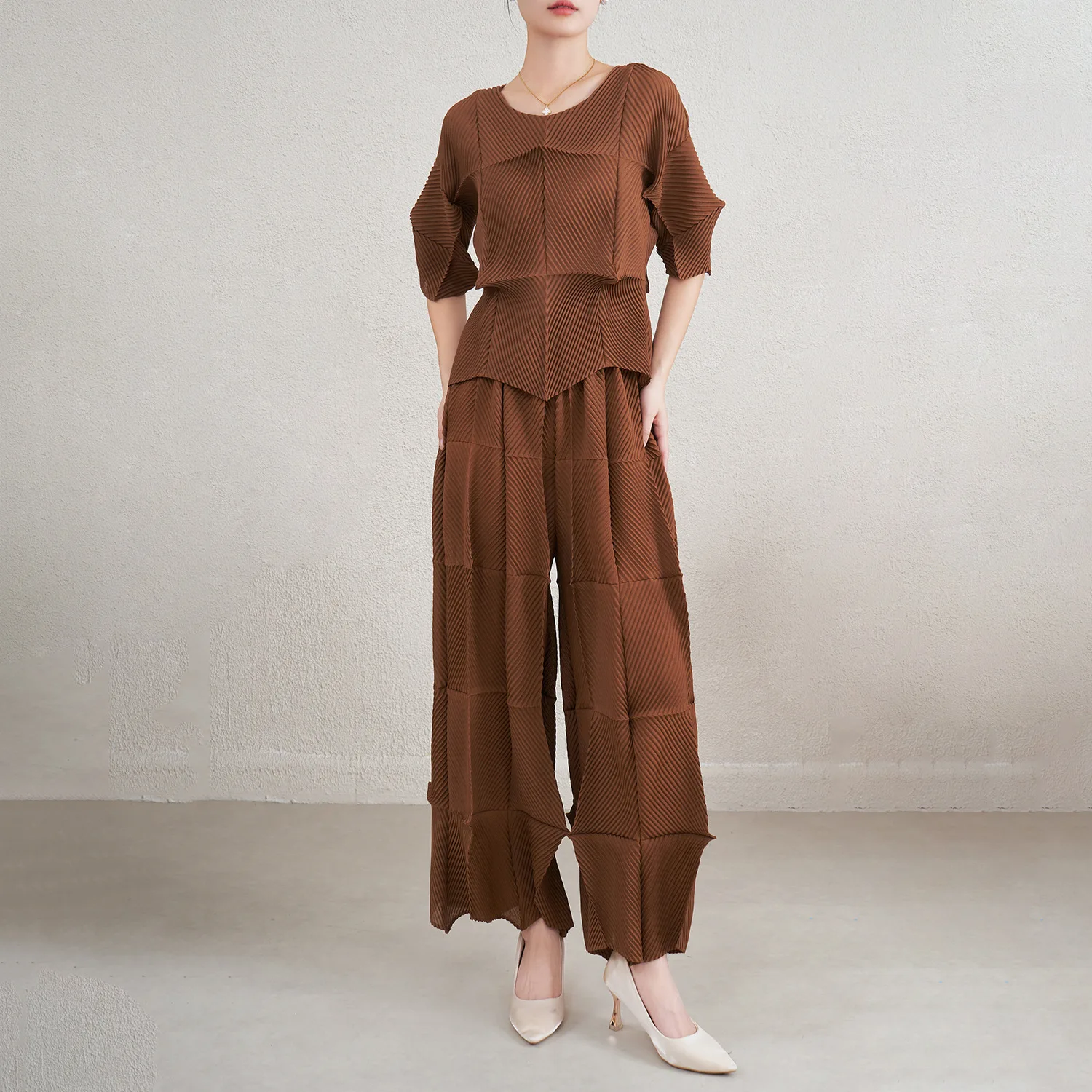 

Miyake Pleated Set 2025 Women's Autumn Two-piece Set Niche Irregular Fashion Versatile T-shirt Top Wide Leg Pants Pants Pants
