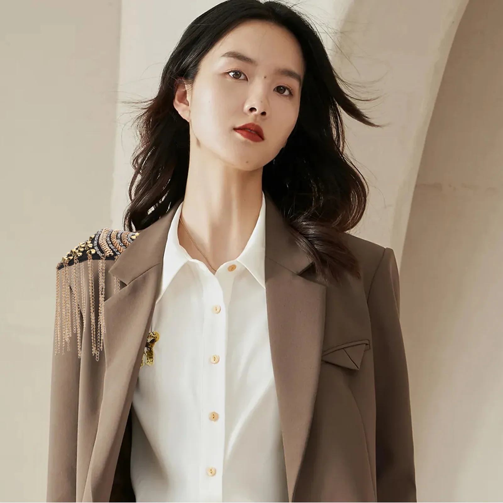 

2pcs Tassel Epaulettes Sturdy High Gloss Shoulder Jewelry Vintage Uniform Decor For Weddings Balls Costumes Accessories Women