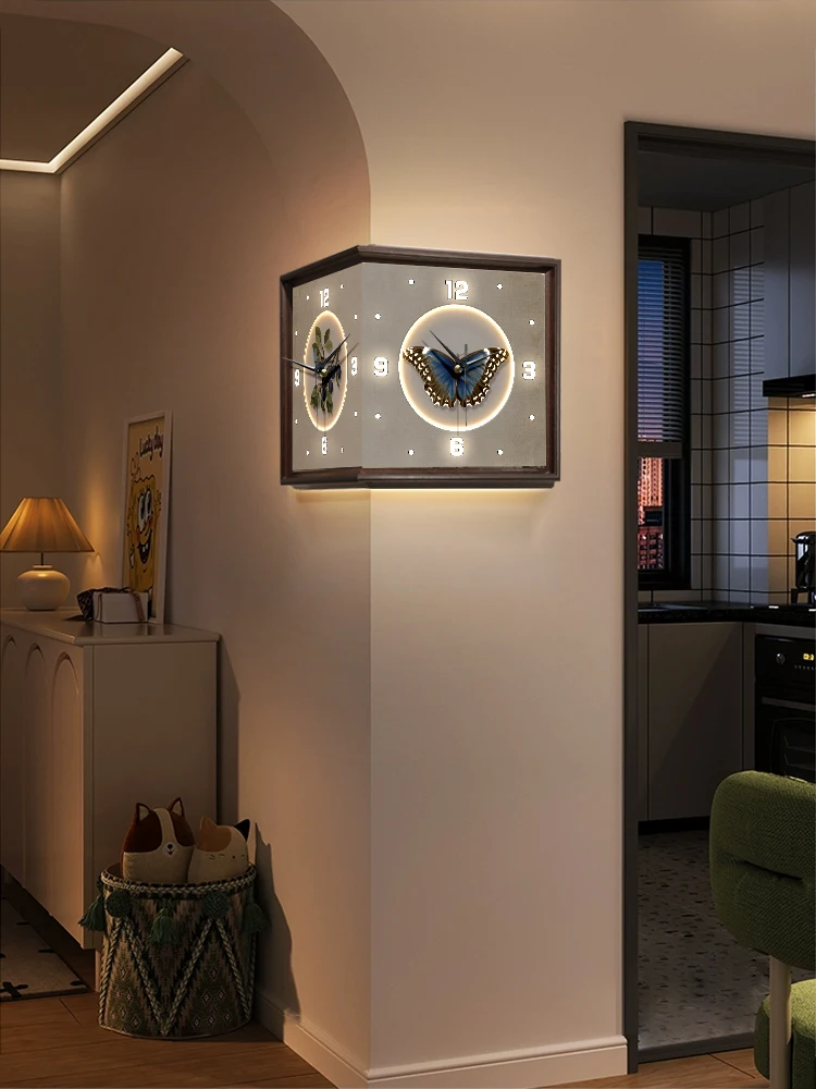 

Creative antique living room without punching corner double-sided wall clock advanced sense corner clock wall light Yang corner
