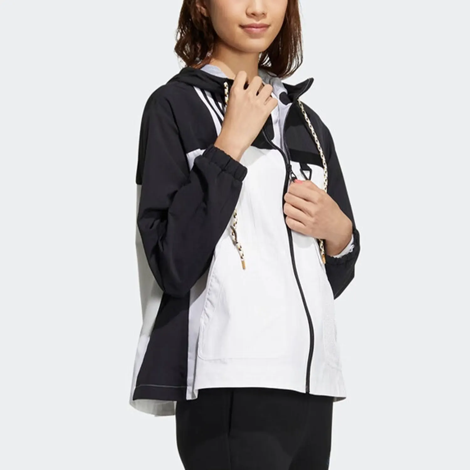 

Оригинальная женская спортивная куртка с капюшоном Adidas neo W UTIL WB3 HN2321