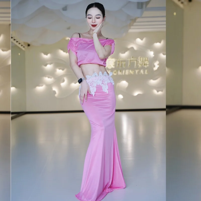 

Новый костюм для танца живота, сексуальный топ с открытыми плечами + кружевная юбка «рыбий хвост», комплект для восточных танцев, профессиональный тренировочный костюм