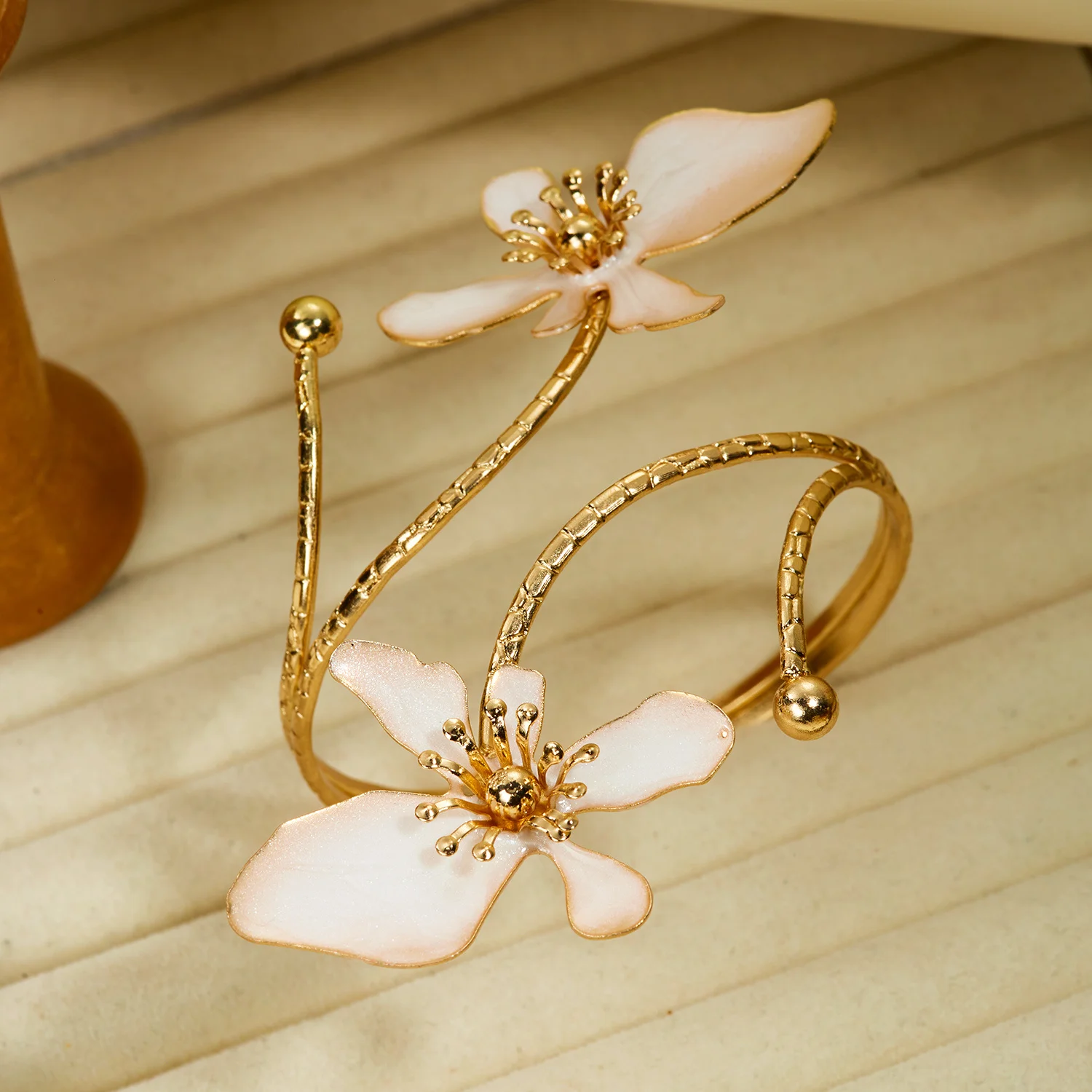 Böhmische Metall-Emaille-Blumen-Fußkettchen für Damen, Modische Geometrische Blumen-Fußkettchen, Täglicher Party- und Urlaubsschmuck – Detail 3