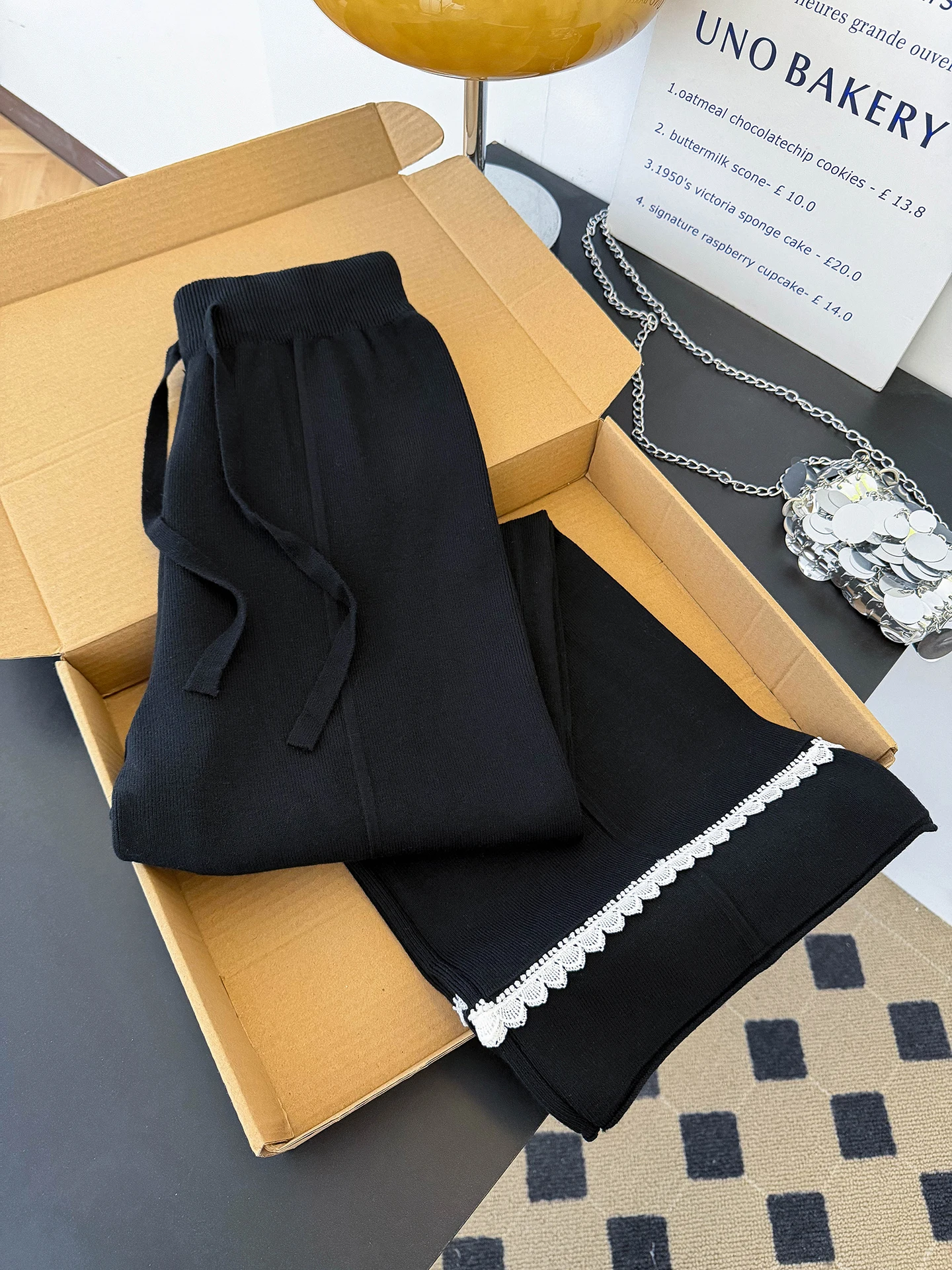 

Женские повседневные брюки с высокой талией, вязаные, с кружевной отделкой, прямого кроя, свободные, стройнящие, удобные, черные, с поясом, осенне-зимние