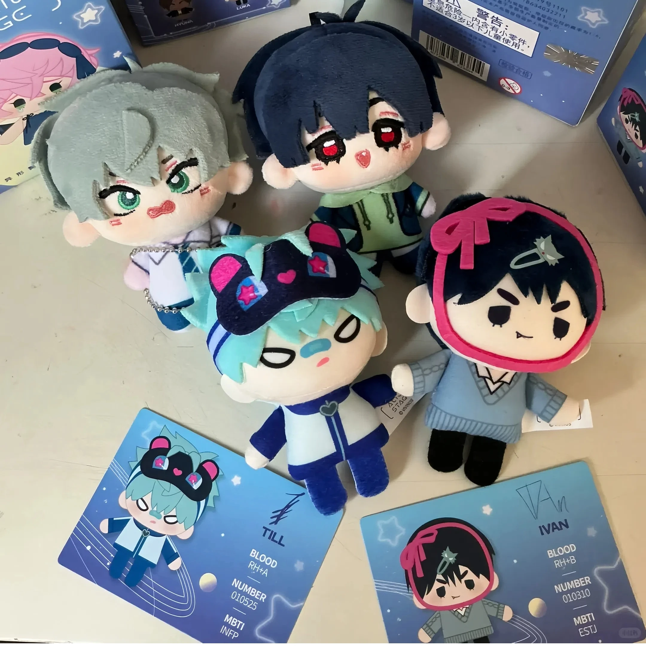 Echte First Release Alien Stage Blind Box – speziell geformter Plüsch-Minipuppen-Anhänger, süßes Geburtstagsgeschenk-Spielzeug für Kinder/Mädchen