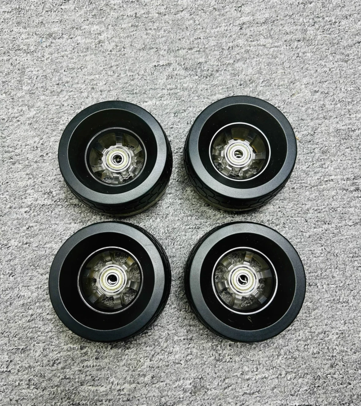 

4pcs 105mm High-Rebound PU Wheels for Remote Control Electric Scooter/Skateboard, 78A Soft Silent Flash Wheels 608 Bearings,
