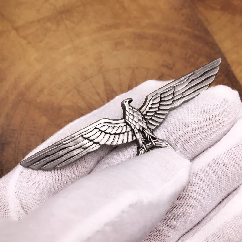 تذكارية شخصية الحيوان النسر الكبير على شكل بروش شارة معدنية ميدالية تذكارية يمكن تقديمها كهدية للأصدقاء الصغار