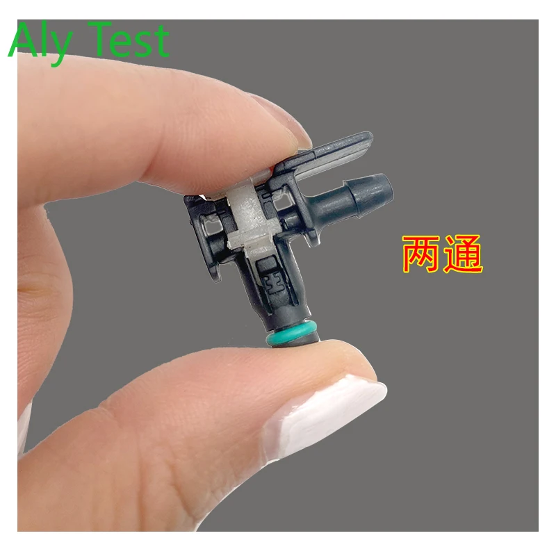 

1PCS Automobile Fuel Pipe Joint Three-way Two-way Return Quick Plug