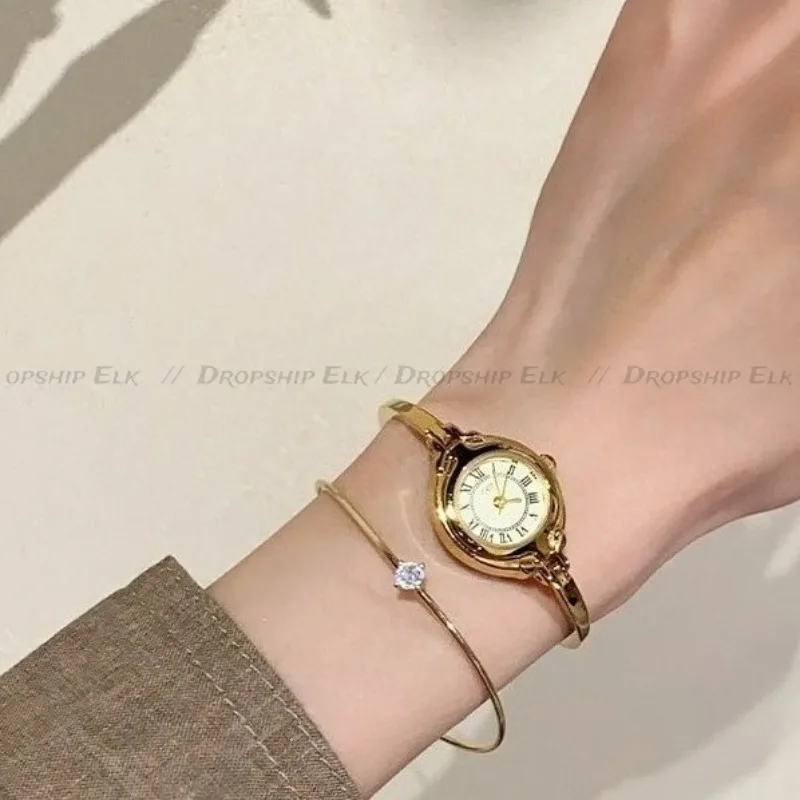 ساعة نسائية كلاسيكية قرص صغير فضي أزرق قرص صغير تصميم عصري سوار سلسلة ساعة هدية Reloj De Mujer