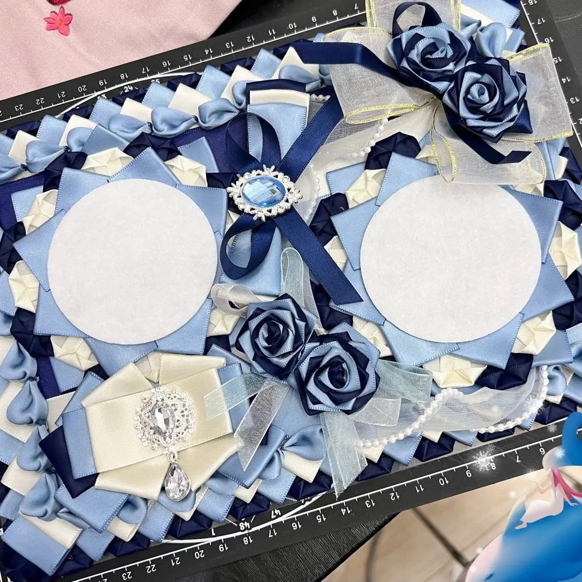 شريط دانتيل مصنوع يدويًا على شكل زهرة ملء حقيبة الظهر قاعدة تأثيري Ita حقيبة إدراج لوحة شارة منظم لوحة عرض شارة الزخرفية