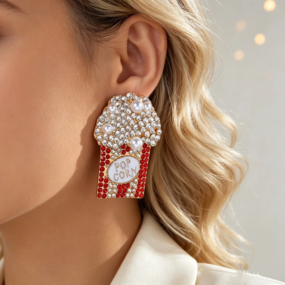 Weihnachtliche rote Strass-Ohrringe mit simulierten Perlen in Popcorn-Form für Damen, kreative Weihnachts-Popcorn-Ohrringe, Neujahrsparty-Schmuck. – Detail 8