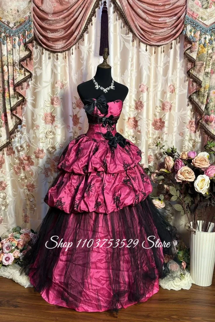 Maßgeschneidertes rosarotes trägerloses Ballkleid mit Schleifenverzierung, Spitzen-Quinceañera-Kleid, Heimkehrkleid, Geburtstagskleid