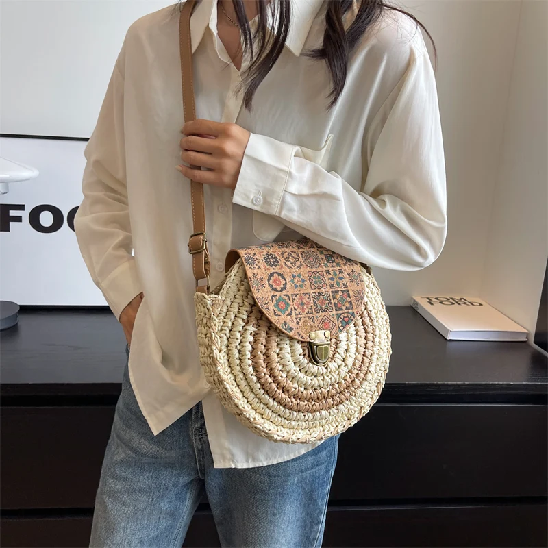 Fashion Round Straw Bag Handbag Women Summer Rattan Bag Female Handbag Handmade Woven Bag Beach Circle Shoulder Crossbody Bag