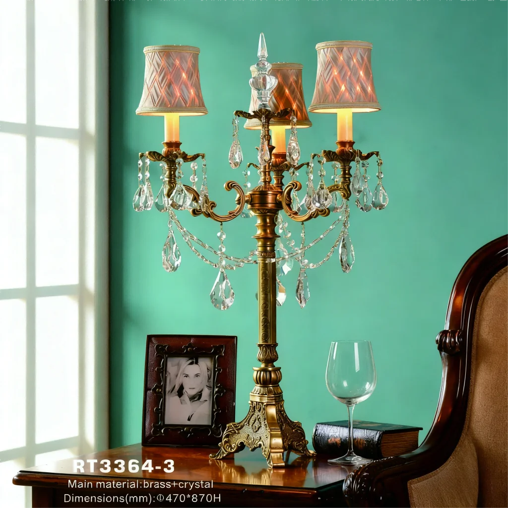 Romantic Rococo-style decorative vintage desk lamp, pink beaded green lampshade, golden desk lighting, suitable for banquet hall