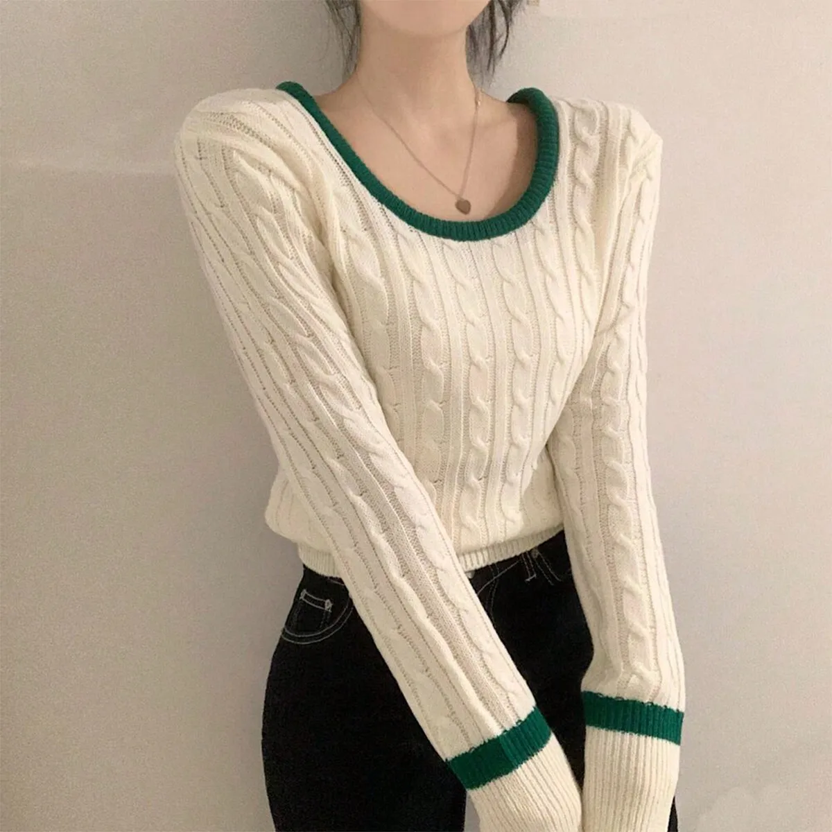 Korean High-End Contrasting Edge U-Neck Knitwear for Women 2024 New Spring & Fall Small Unique and Chic Small Top