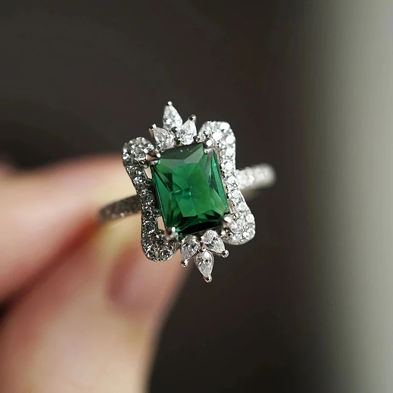 Huitan Noble Green Cubic Zirconia Women Rings for Wedding Anniversary Party Silver Color Elegant Female Rings New Trendy Jewelry