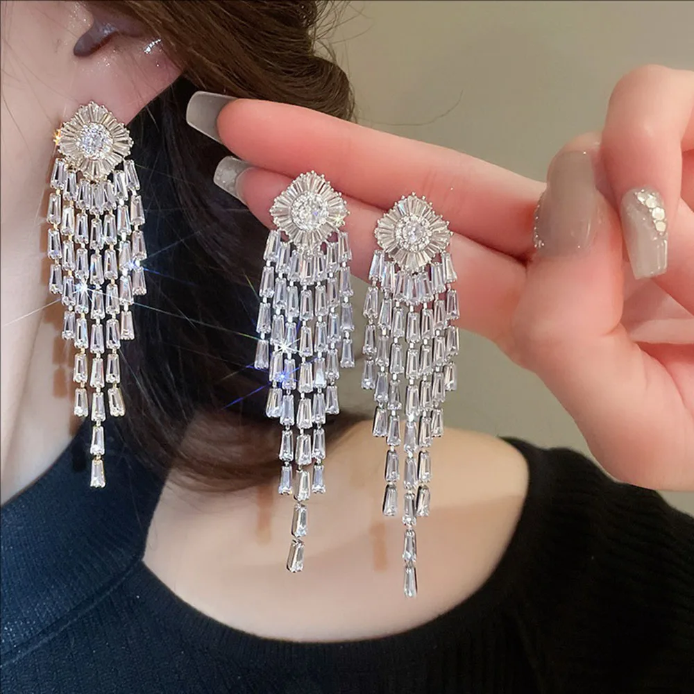 

Golden Electroplated Silvery Needle Zirconia Crystal-shaped Tassel Earrings High-end Fashionable And Niche Jewelry For Women
