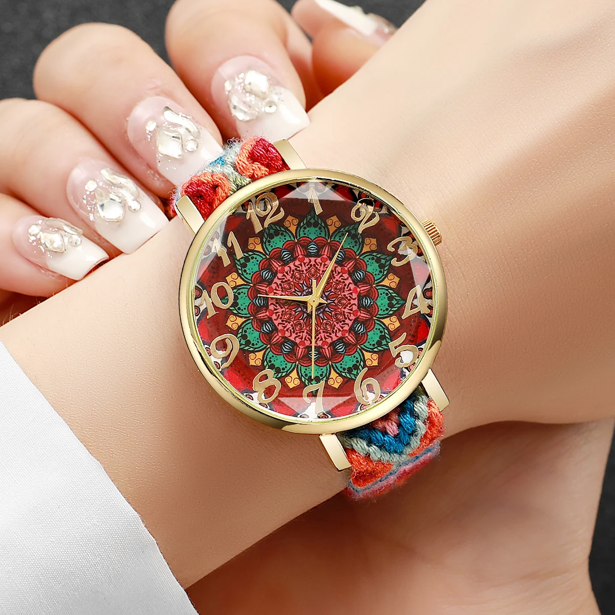 1pcs Women's Watch Fashion Casual Creative Digital Dial Trendy Classic Quartz Watch ( Box Not Included )