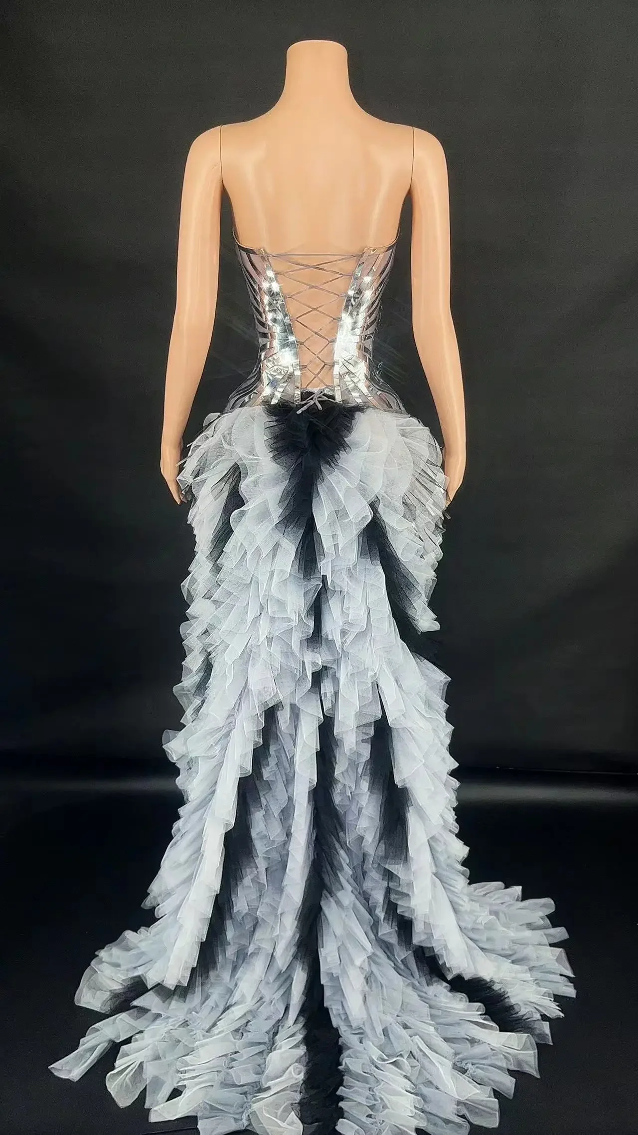 반짝이는 다이아몬드가 포함된 실버 이어 슬림 피팅 투피스 세트 섹시한 나이트클럽 바 퍼포먼스 의상