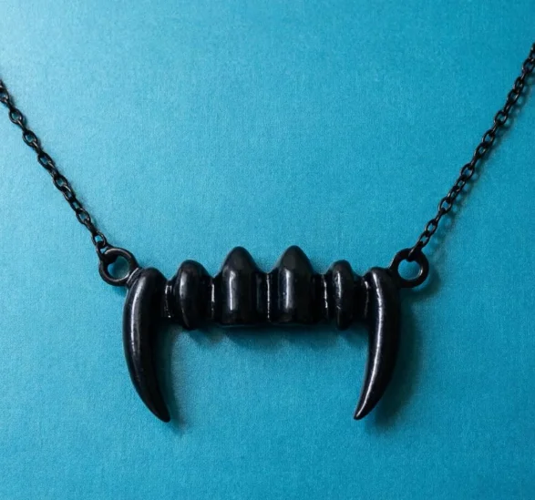 Gothic Black Vampire Teeth Necklace NUGOTH Jewelry Tooth Charm Bleeding Tusk Hot Pendant Gift