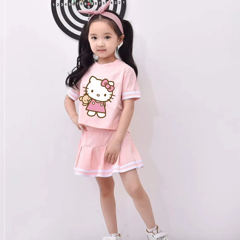 

Топ с короткими рукавами + юбка Hello Kitty для девочек, комплект с милым принтом, детская одежда, повседневная праздничная одежда, плиссированная юбка, мультяшный праздничный подарок