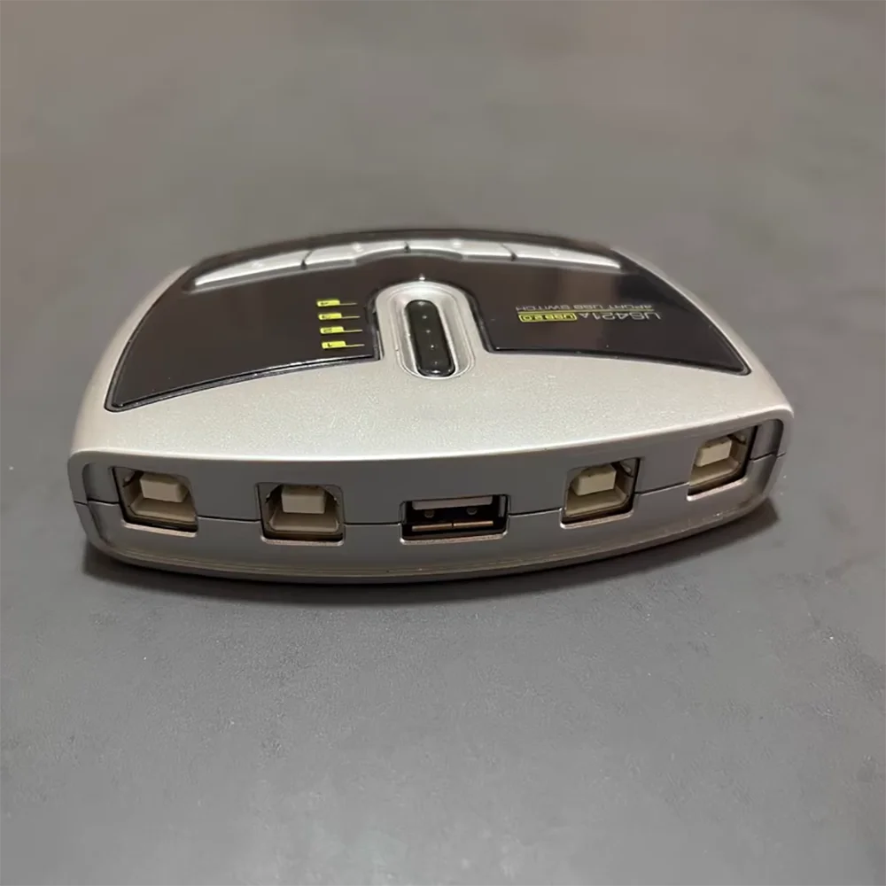 Przełącznik udostępniania z 4*USB US421A