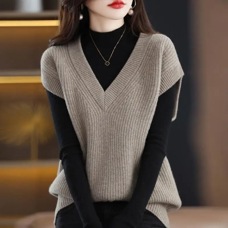 Autumn and Winter New Knitted Vest Women's Loose Split V-neck Solid Bat Shirt Knitted Sleeveless Knitted Kam Shoulder Top