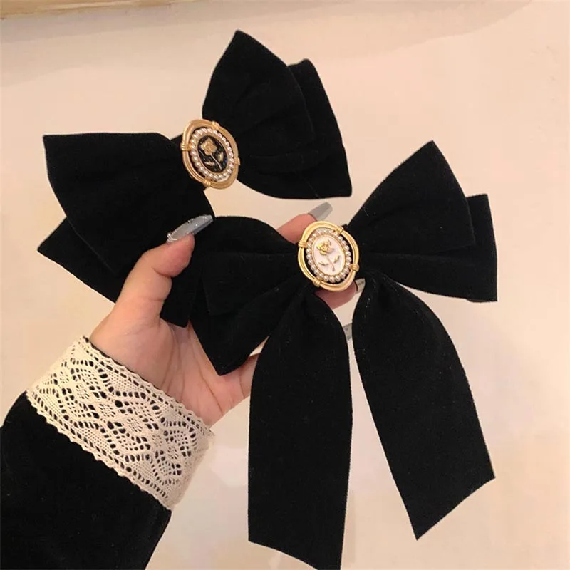 Horquillas con lazo de terciopelo negro para mujer, pinzas para el pelo de rosas de aleación de tela elegante, pasador de cola de caballo a la moda,