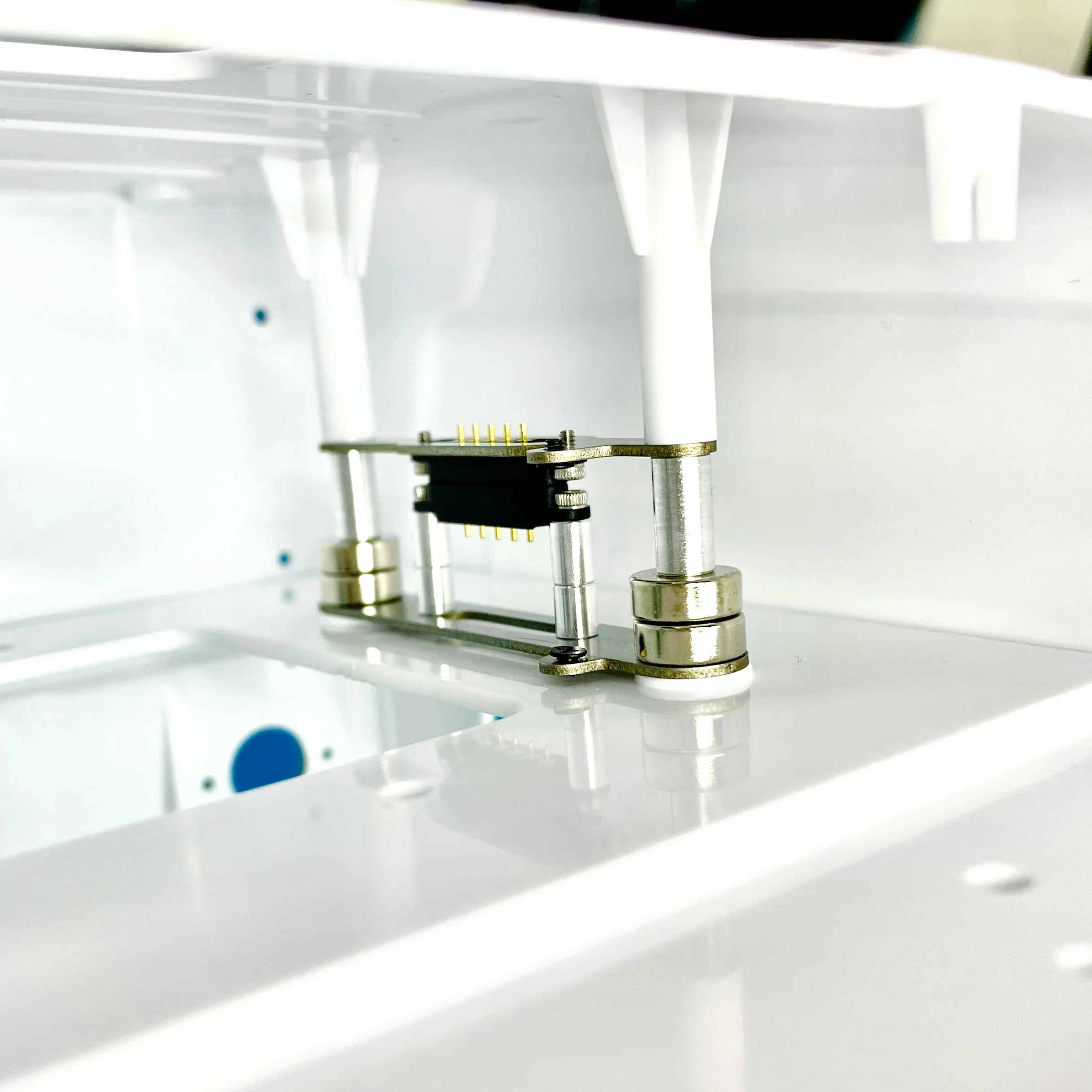 ชุดแม่เหล็กเปิดหลังคาสำหรับรถบรรทุก Tamiya 1/14 RC รุ่น Scania 770s Benz 3363 VOLVO FH16 MAN พร้อมสายไฟวงจร 1:14 อะไหล่รถแทรกเตอร์