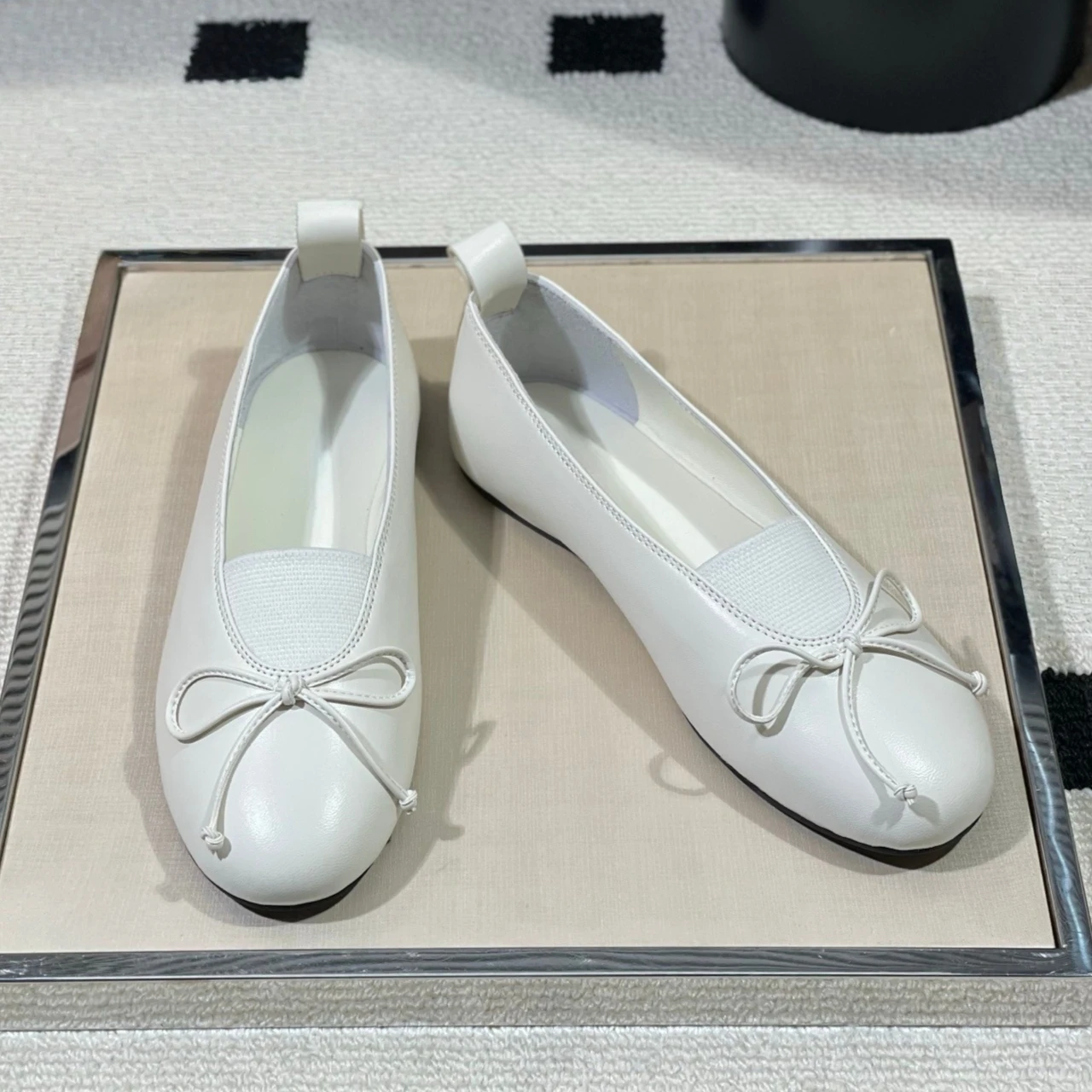 

Luxury Women's Ballet Flats French-style Bow Mary Janes Soft Leather Flats Casual Flats Stylish and Versatile a Holiday Gift