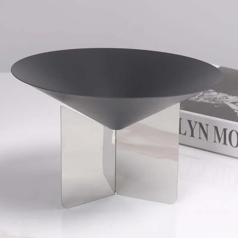 Creative Metal Funnel-shaped Fruit Tray, Circular Service Bowl, Storage Tray, Living Room Dining Table Decoration Ornament