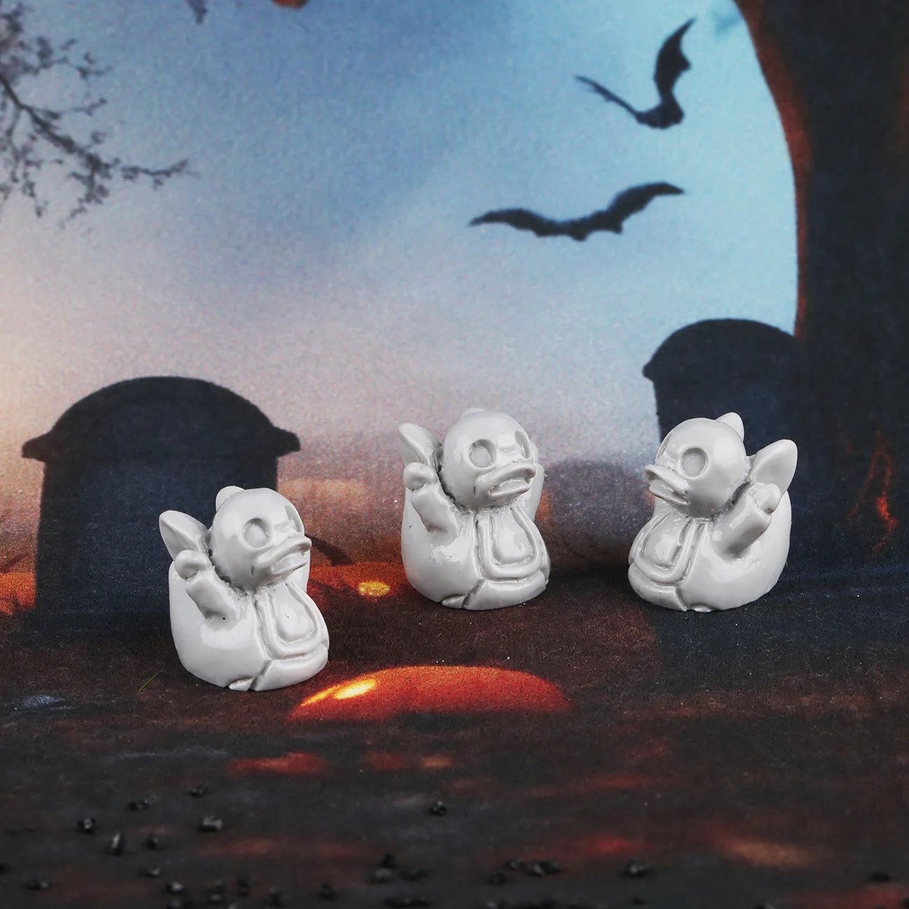 10Pcs/set Mini Resin Halloween Ducks and Ghost Miniatures Figurines Bulk for Garden Fairy Micro Landscape Home DIY Decoration