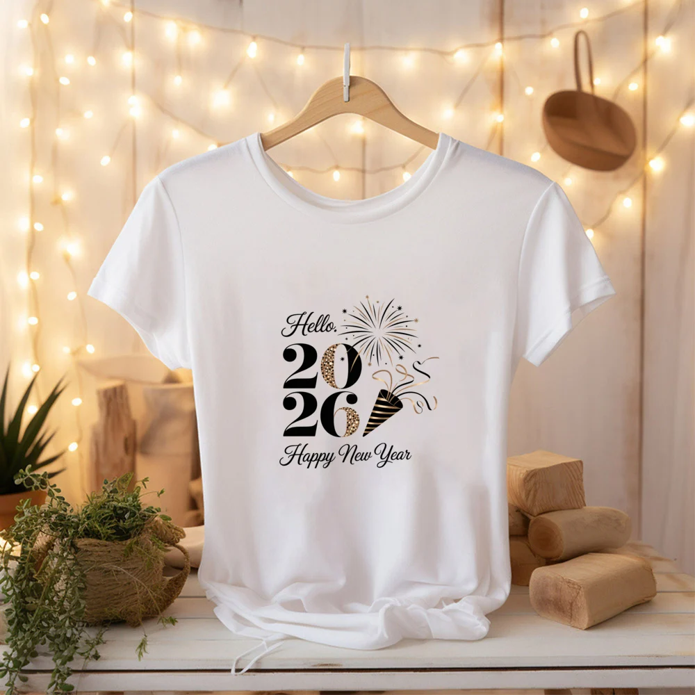 مرحبا 2026 سنة جديدة سعيدة الأسرة تي شيرت الأبيض المحملة القمم الأسرة الأسرة السنة الجديدة مطابقة القمم الزي عطلة ملابس للحفلات