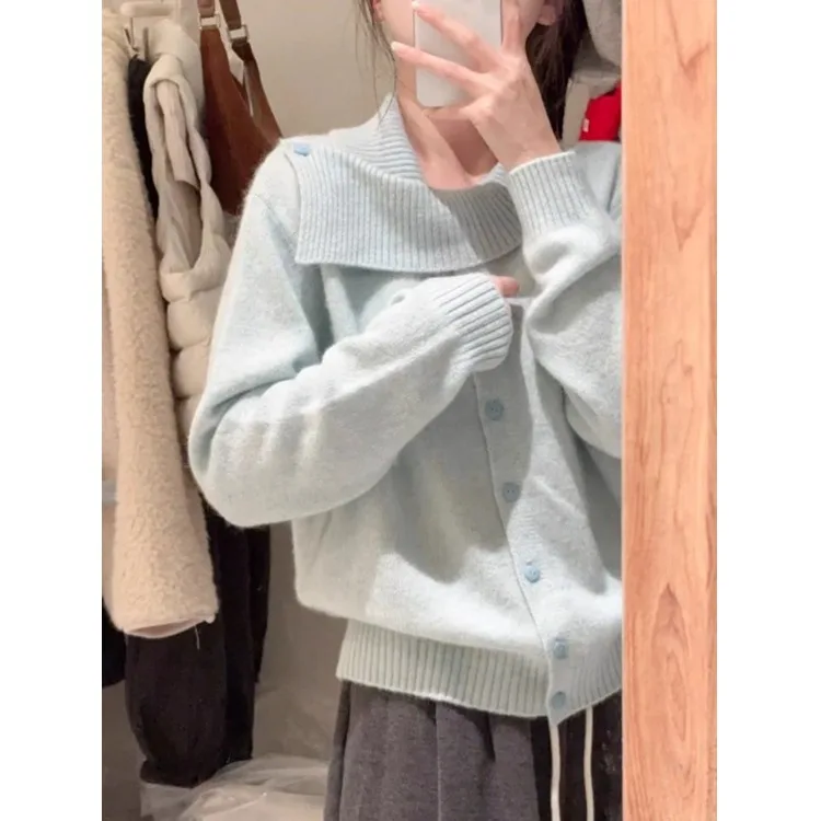 女性のニットセーター Jaet 非対称デザイン ロングスリーブ インナーウェア レイヤリング スレ ファッショナブルな秋冬アウターウェア