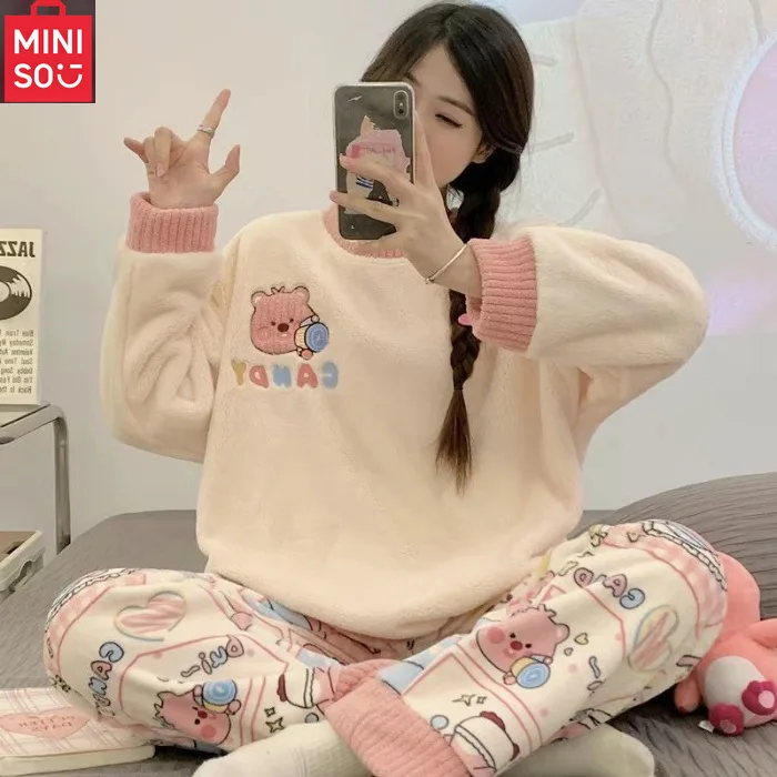 MINISO cartoon sweet autumn and winter round neck flannel pajamas for women's casual round neck home wear