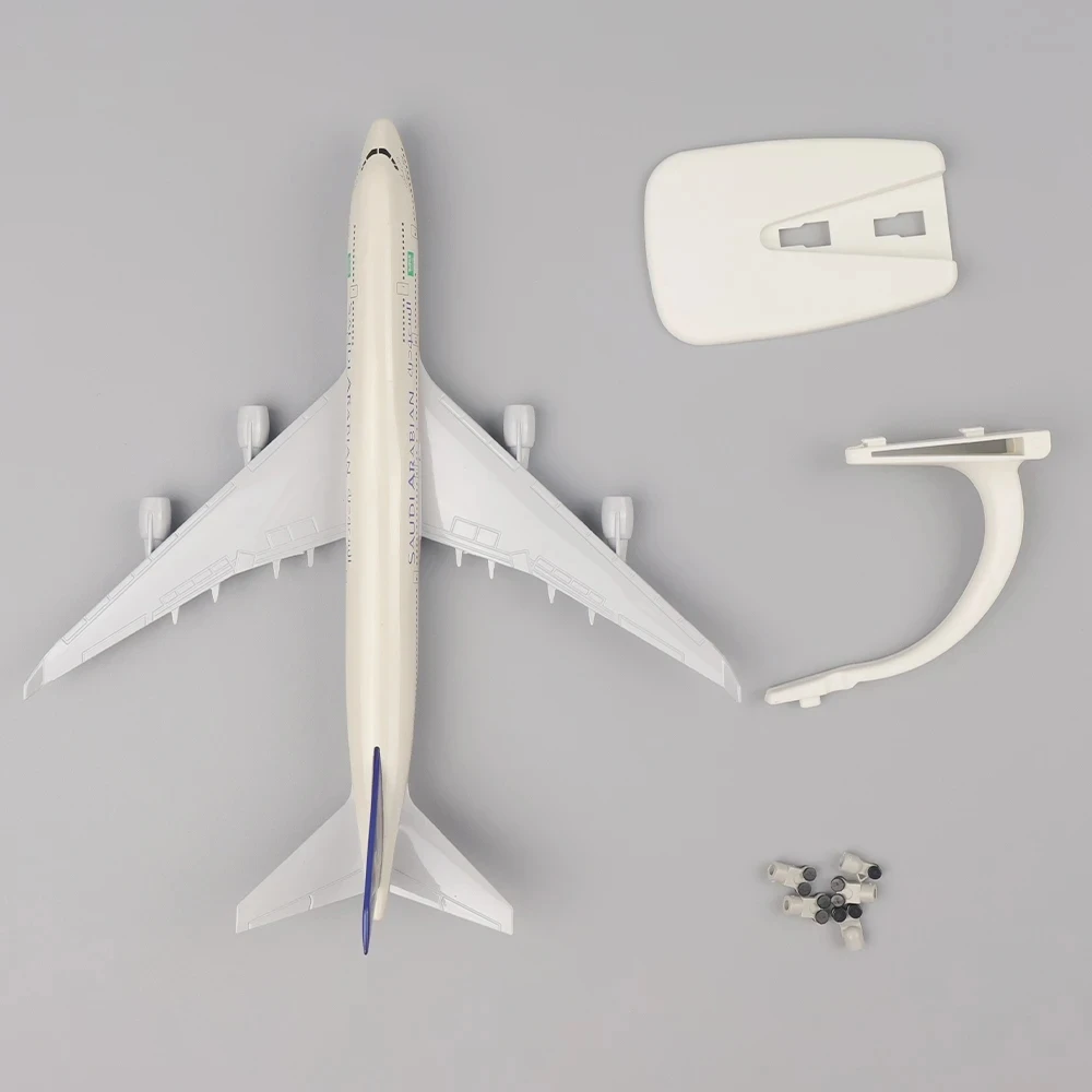 Metal Aircraft Model 20cm 1:400 Saudi B747 Metal Replica Alloy Material With Landing Gear Ornaments Children\'s Toys Boys Gifts