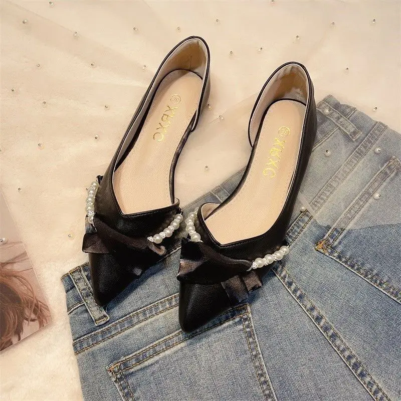 Women Flats 2025 Summer New Pearl String Bead Solid Color Leather Shoes Flat Heel Slip on Elegant Stylish Girls Princess Shoes