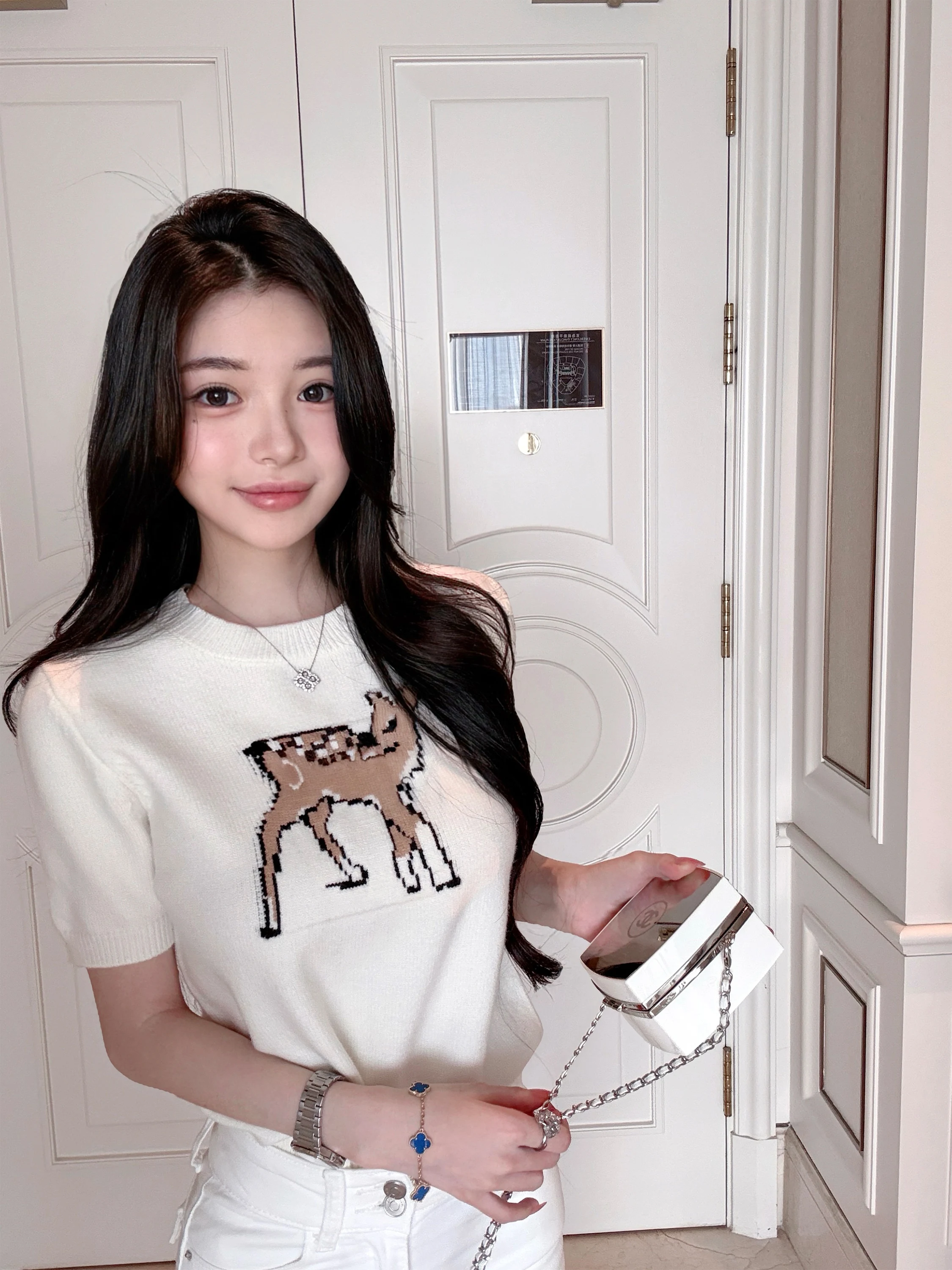 

Qiauuu Cloud Deer Language Chanl26 Новая коллекция: Вязаный повседневный топ с вышивкой и круглым вырезом для женщин, полиэстер
