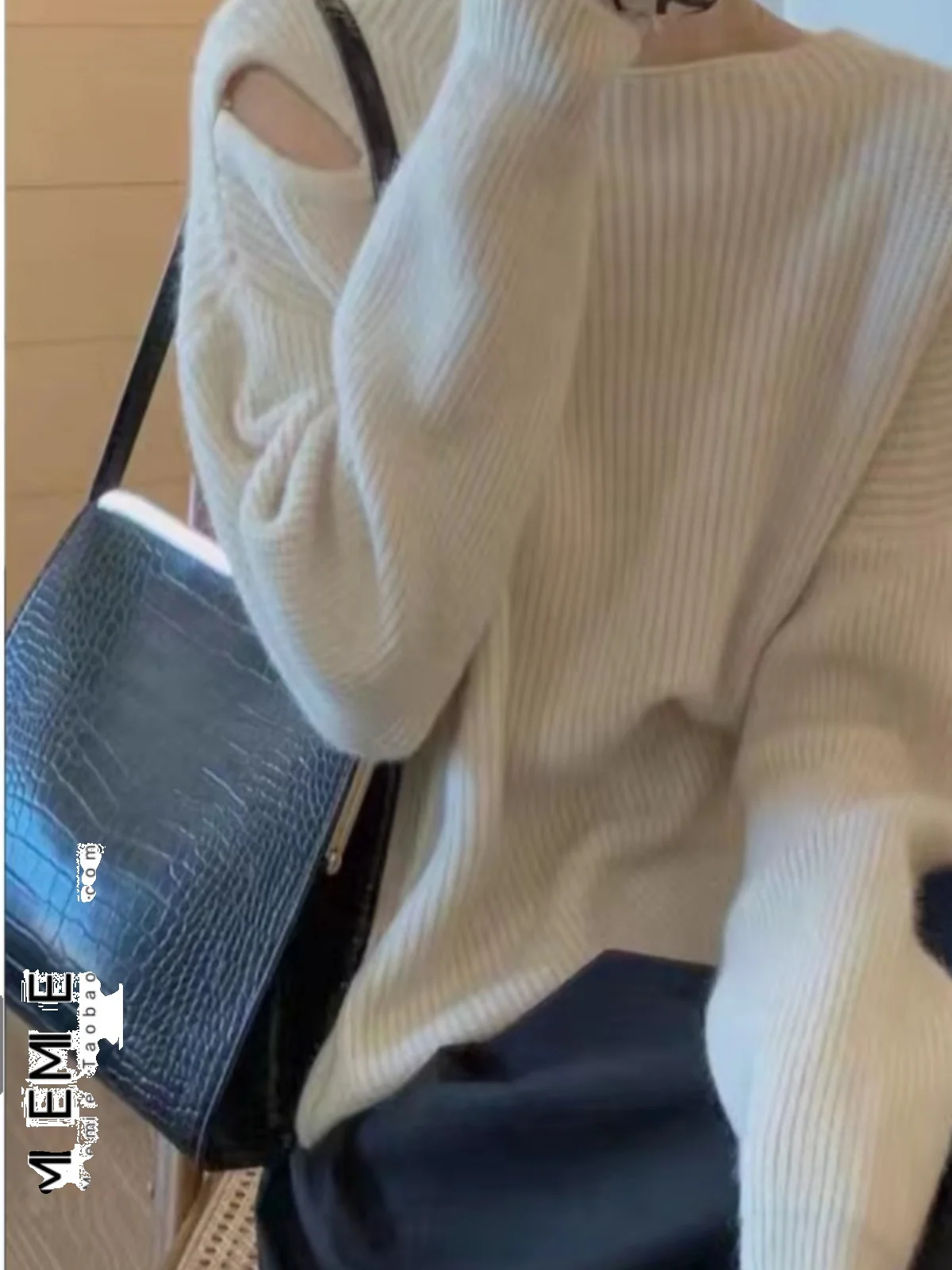 Thiened round Ne Knitted Sweater oulder Exposure Design Sweet Sle Women's Faionable Soft Feel Pullover Autumn Top