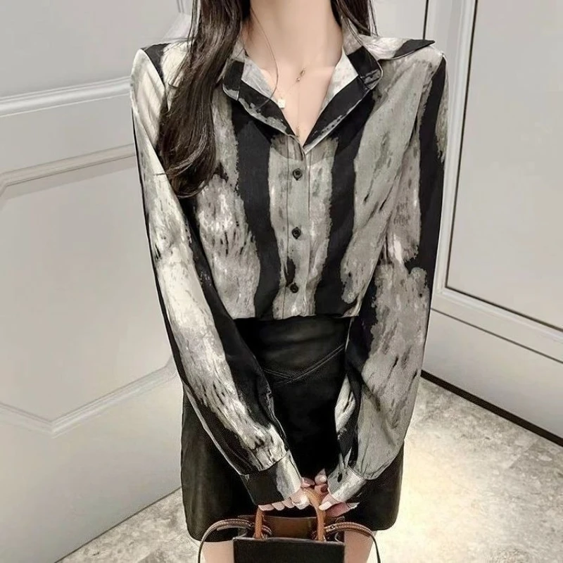 

2026 Women's Fashion Tie Dye Loose Shirt Spring Summer Sexy Backless Long Sleeve Top Decorated with Chain​